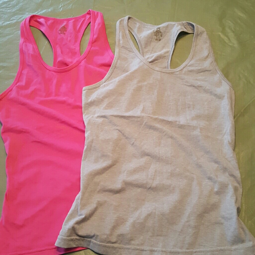 🥳 Bundle of 2 Racerback Tanks